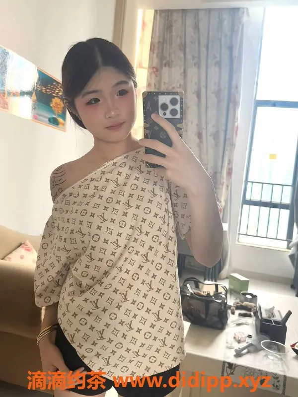 中山楼凤-古镇18岁玖玖，身材出众，服务超赞！