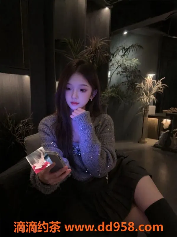 常州楼凤-武进国宾府名媛，165高18嫩妹，体验1000起