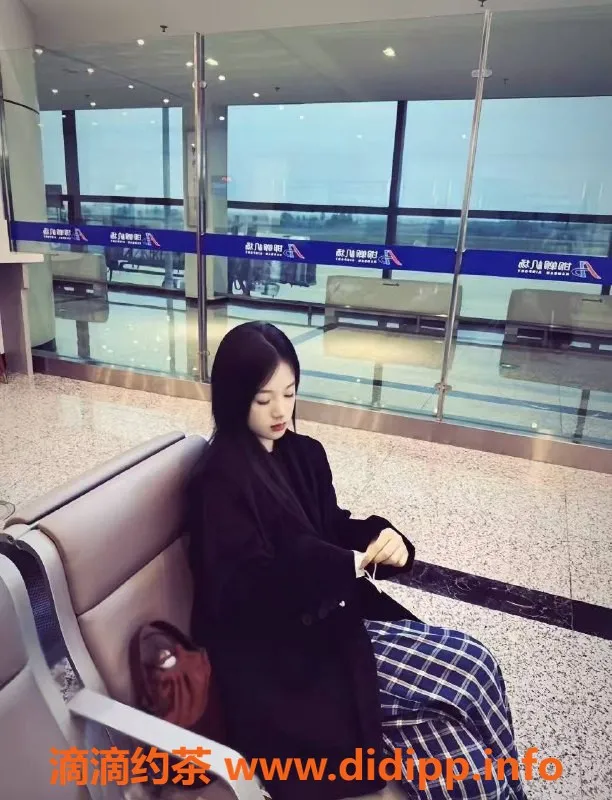 南通楼凤资源信息,南通悦玺然然，18岁166高B80，低价服务等你来体验！