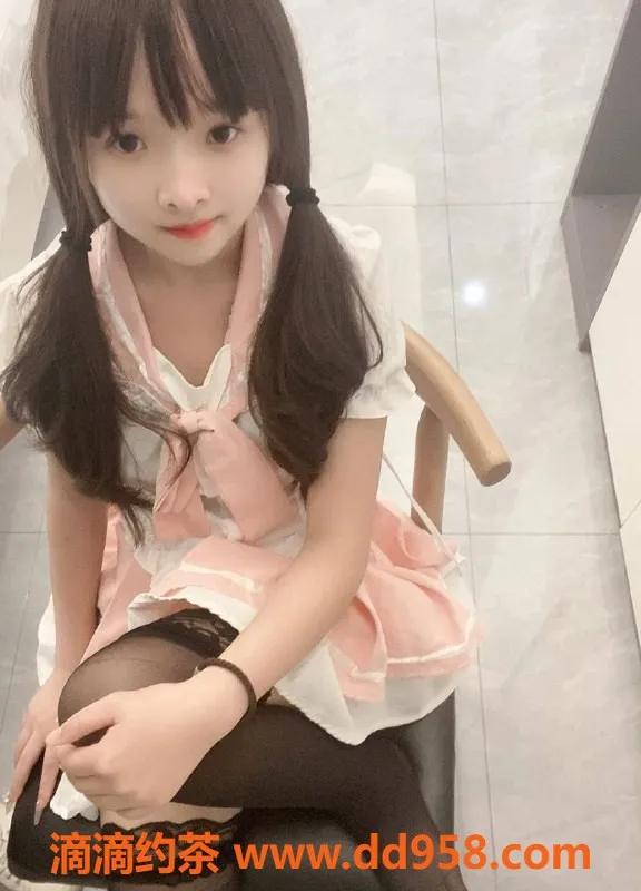 中山楼凤-东区小晴，18岁，胸围36B，性价比高