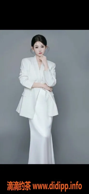 无锡楼凤-骚七七，梁溪区高颜值陪浴美女，165cm，43kg