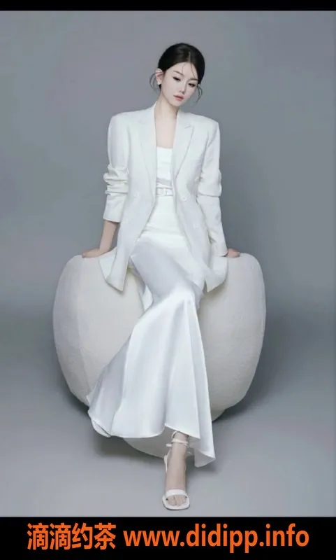 无锡楼凤-骚七七，梁溪区高颜值陪浴美女，165cm，43kg