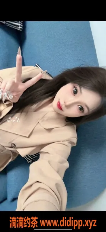 常州楼凤-武进18岁嫩妹琪琪，165/90，陪浴，价格优惠