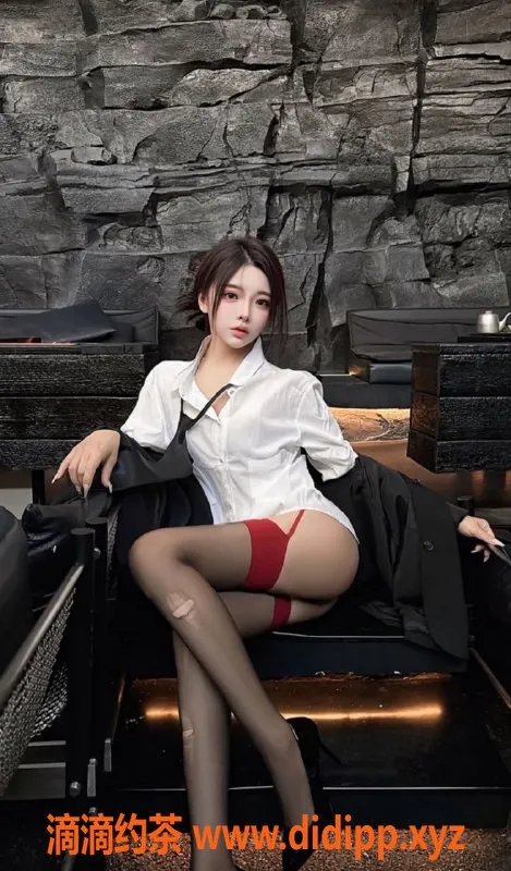 常州楼凤-武进微微：163cm嫩妹，服务多样，课费600起