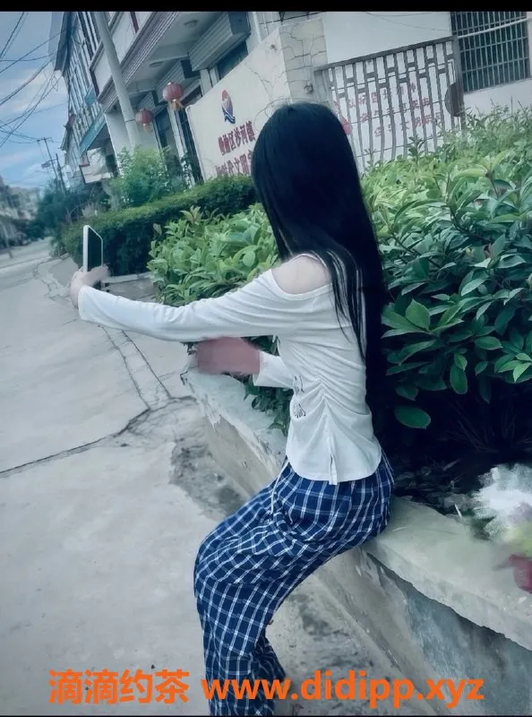 无锡楼凤资源信息,锡山区陈诗雨，172高颜值陪浴服务