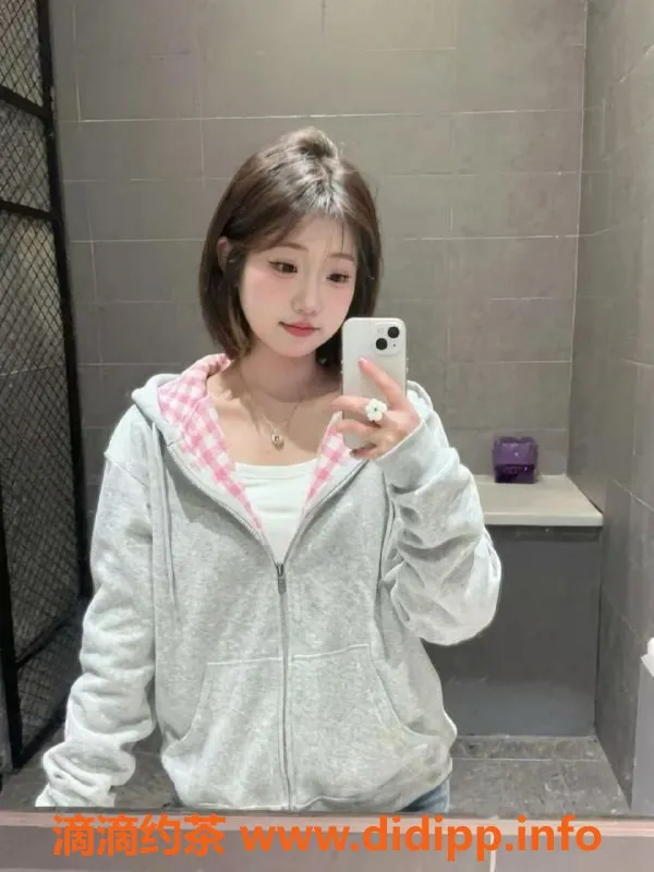 常州楼凤-武进19岁嫩妹，161cm，胸围C，服务多样