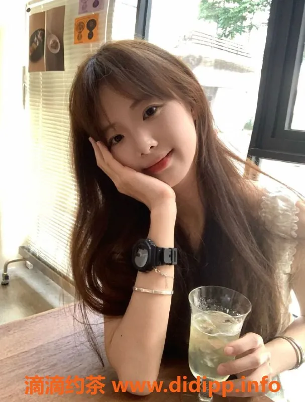 常州楼凤-武进万达✨梓涵，165高价800，口调情特长！