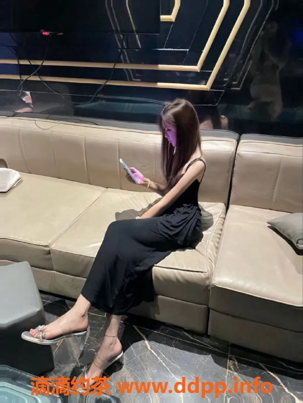 常州楼凤-武进彤彤，165cm白皙07嫩妹，800起