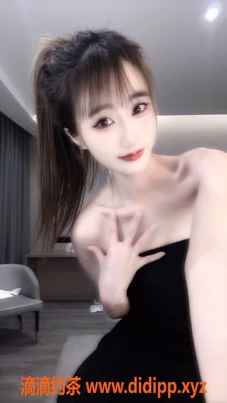 常州楼凤-武进西西：165高挑嫩妹，800元陪浴服务