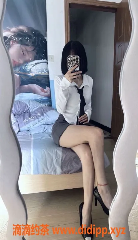 常州楼凤-武进西西：165高挑嫩妹，800元陪浴服务