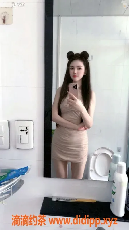 常州楼凤-武进红红，175cm大长腿，陪浴&制服服务超给力！