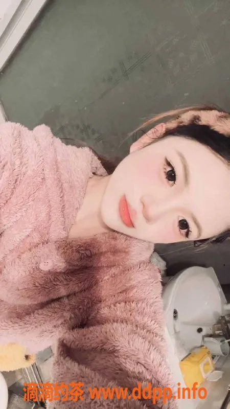 中山楼凤-西区小雪，18岁，B罩杯，600元/小时