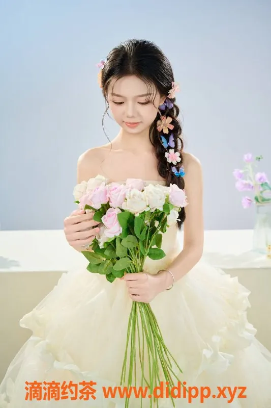 中山楼凤资源信息,石岐小艺，18岁，B罩杯，800元起服务