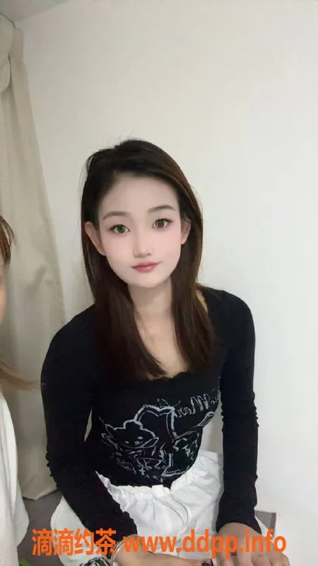 中山楼凤-石岐小欣，20岁B罩杯，800/1500服务