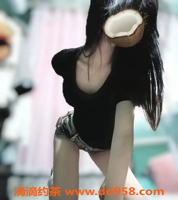 常州楼凤-武进18岁奶妹，陪浴调情，超便宜！