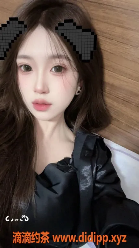 常州楼凤-武进万达小娜，165高B罩杯18岁嫩妹，超值服务等你体验