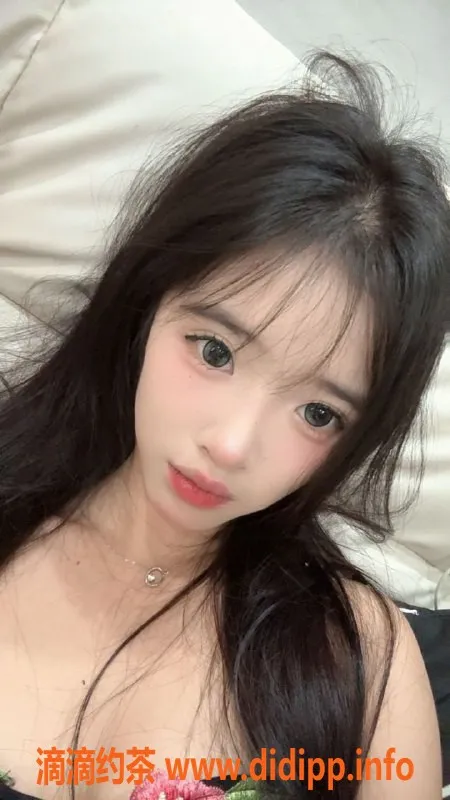 常州楼凤-新北19岁嫩妹甜甜，162高92重，专业陪浴服务