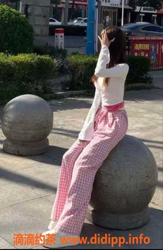 常州楼凤资源信息,武进校花凡凡，163cm、90斤，陪浴、调情服务