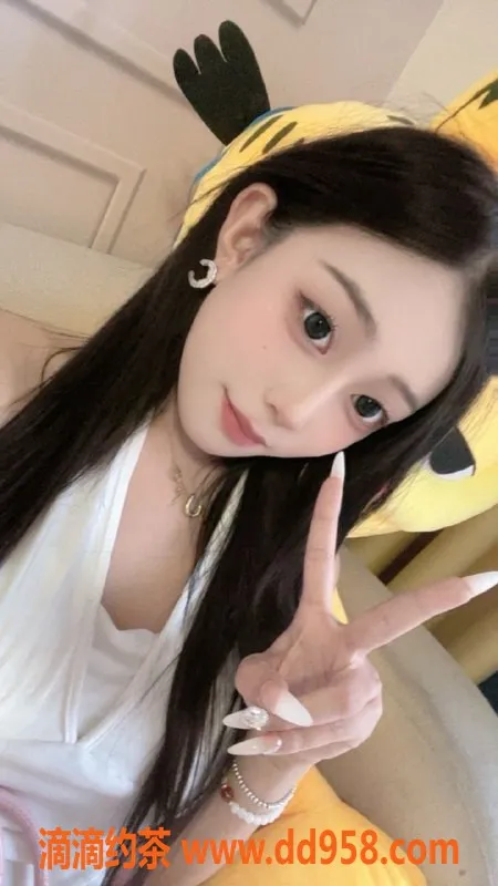 常州楼凤-武进国宾府嫩妹，165cm C罩，800元起服务