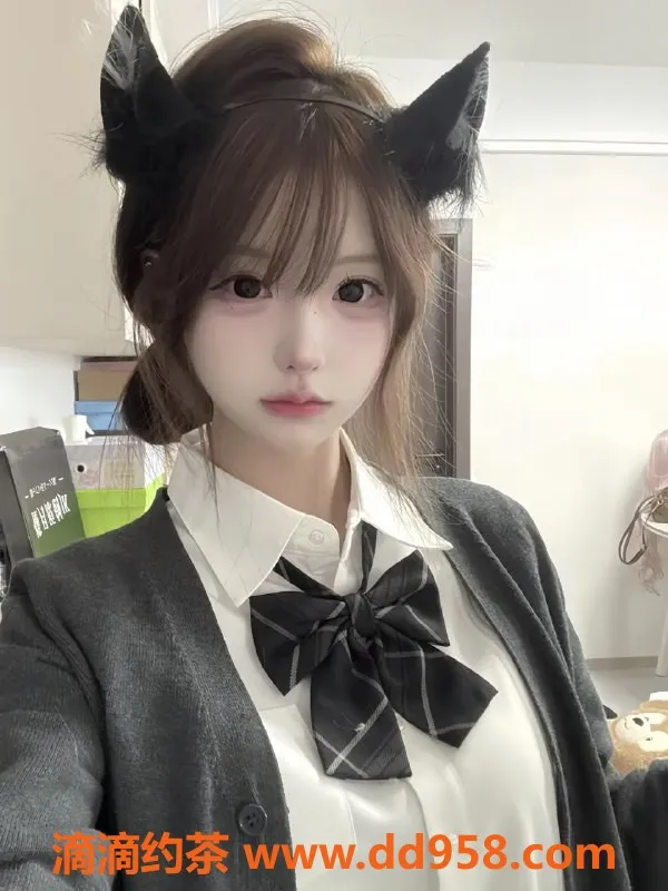 无锡楼凤资源信息,惠山区甜妹，165高颜值，50kg制服丝袜陪浴