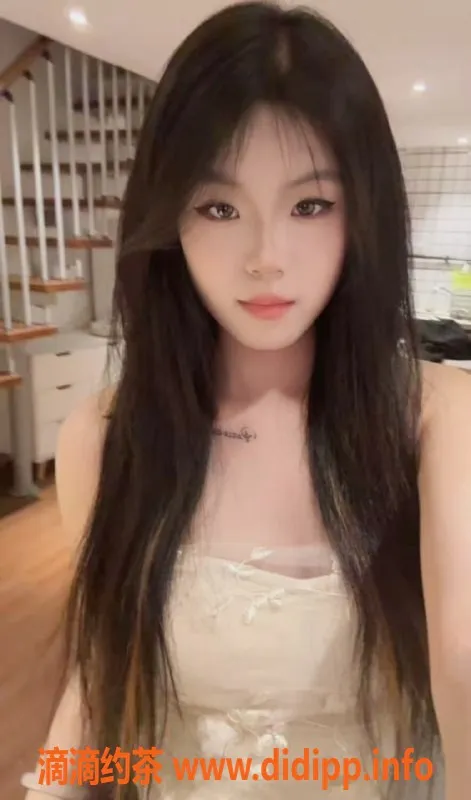 无锡楼凤-滨湖区甜馨，164cm高颜值嫩菜，1200元体验