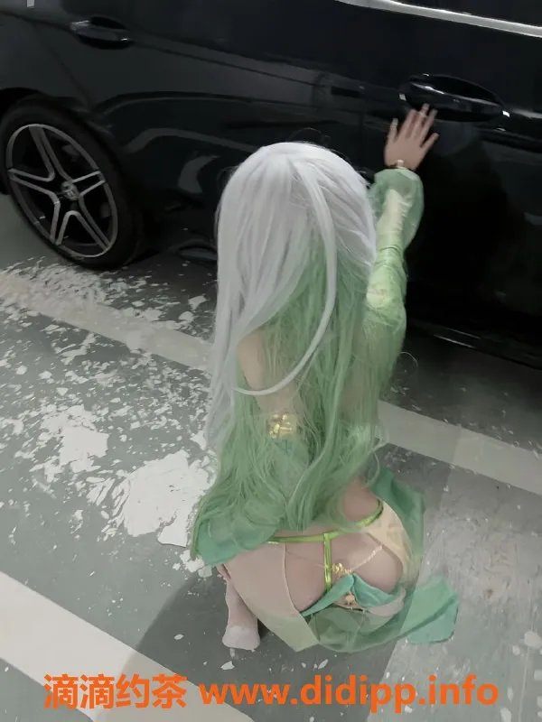 无锡楼凤-梁溪区小三酱 高颜值白嫩妹子 2300起