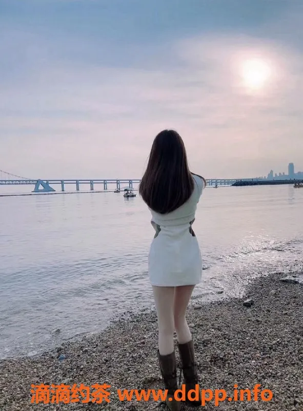 常州楼凤-武进万达理工学妹，身高169，95斤，陪浴服务