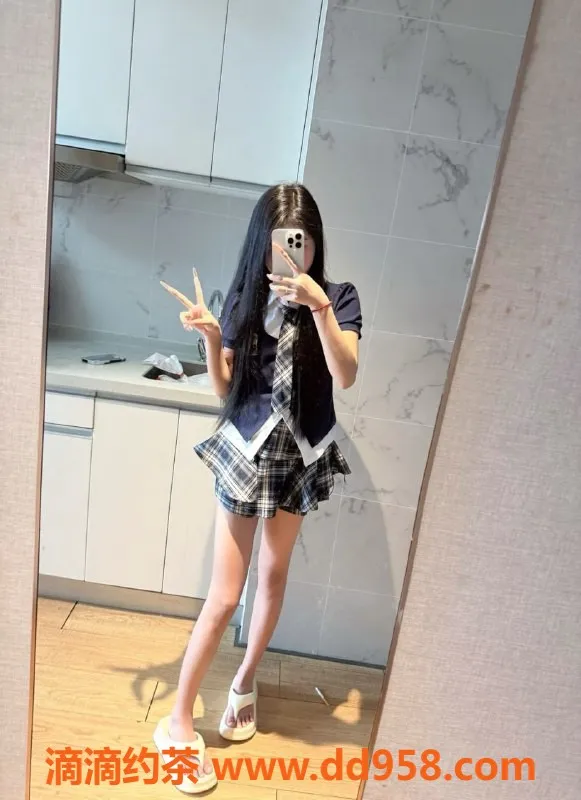 无锡楼凤-梁溪区小宛儿，高颜值制服丝袜美女服务