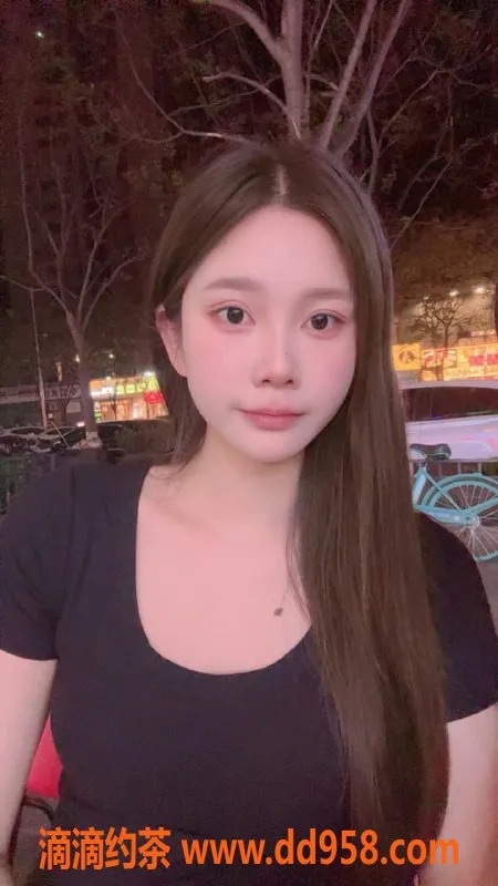 无锡楼凤-梁溪区紫月，160cm、42kg高颜值模特陪浴享受