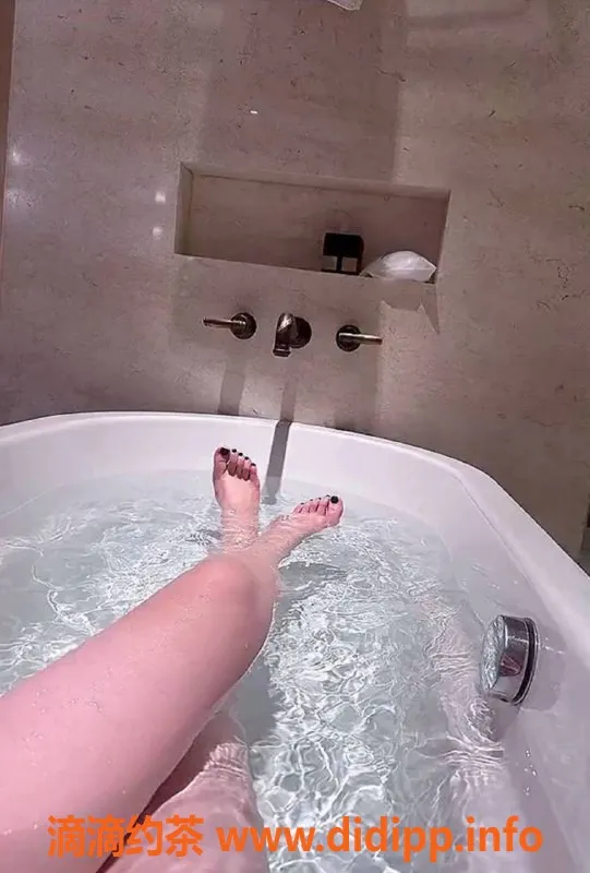 沈阳楼凤-小果酱 | 1000元 | 综合评分9.7 | 服务优质