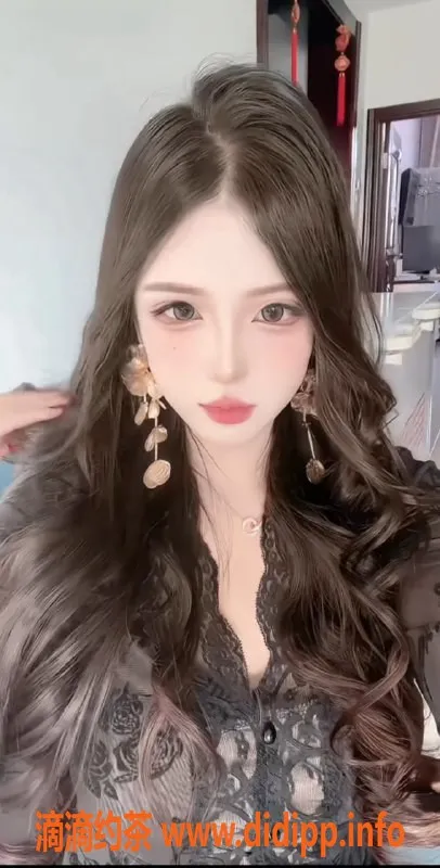 无锡楼凤资源信息,梁溪区高颜值小迪，173cm 54kg 性感陪浴服务