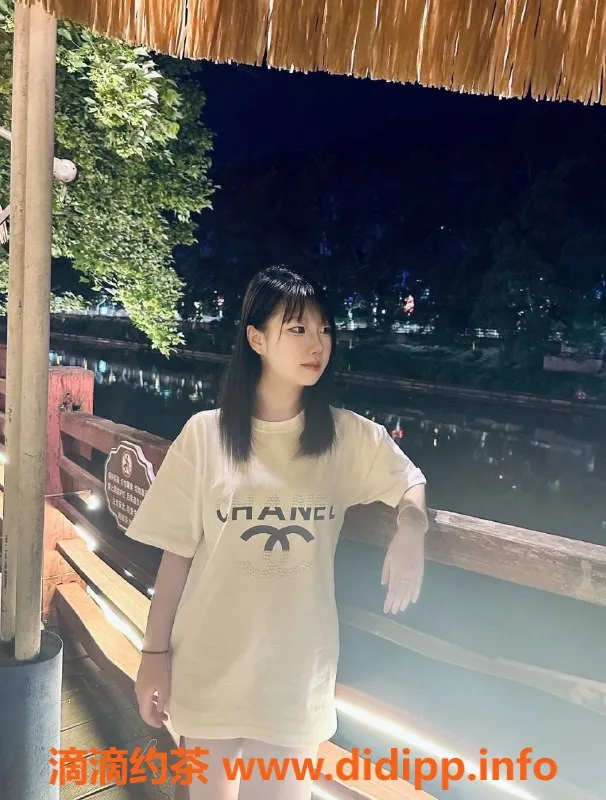 常州楼凤-武进小妖精，165高、97体重，800元享受服务