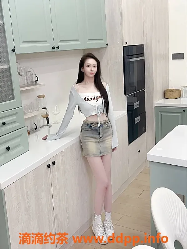 成都楼凤-武侯区御姐小明，身材完美，价格合理