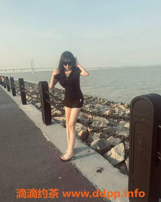 中山楼凤-东区18岁琳琳，36D胸围，700元起服务