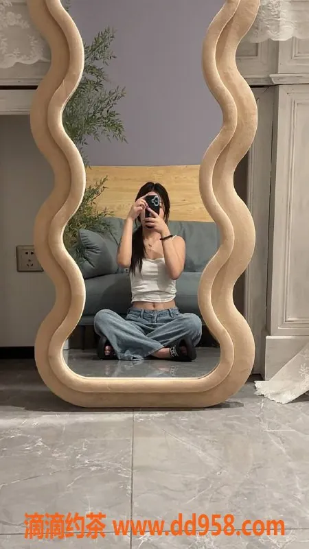 中山楼凤资源信息,小榄困困，20岁魅力B罩杯，700元起服务