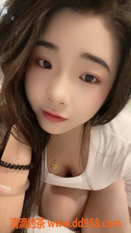 中山楼凤-21岁江芸，C杯身材，小榄课室服务优质