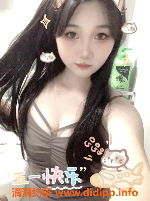 成都楼凤-成都小窄 16岁匀称美少女 500元包夜2400