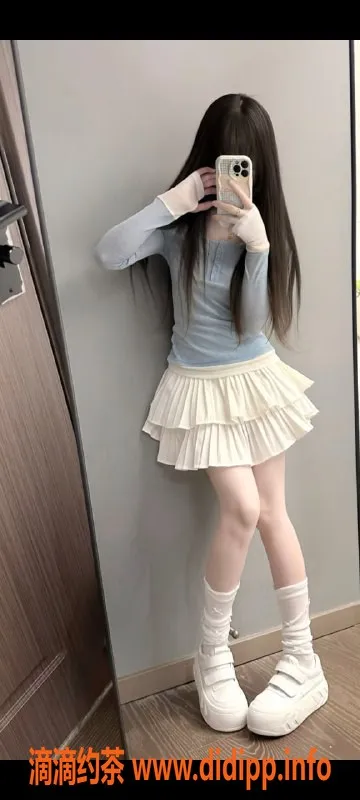 无锡上门服务-临安高颜值嫩妹上门服务，口活超赞！