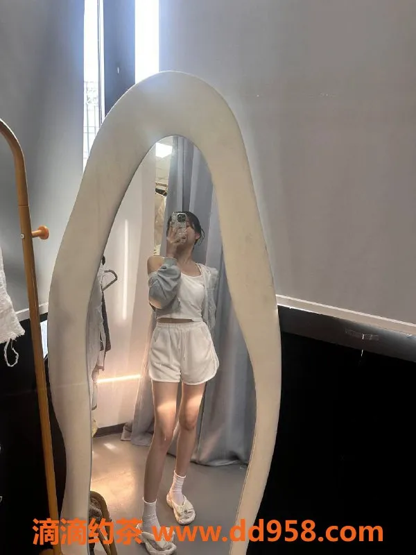 扬州楼凤资源信息,扬州邗江嫩妹钱钱，颜值与服务兼具