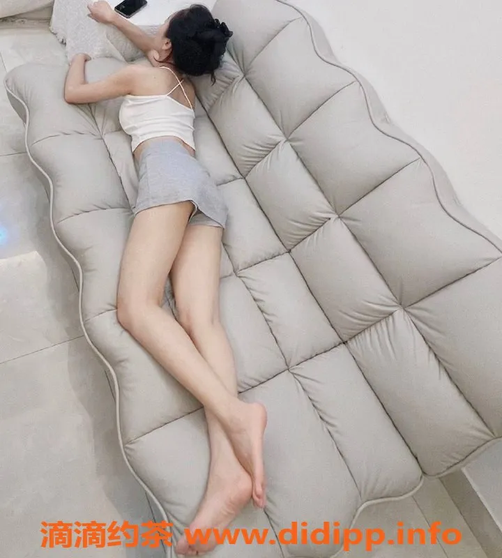 扬州楼凤-扬州邗江嫩妹钱钱，颜值与服务兼具