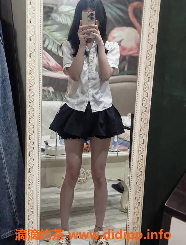 成都楼凤-成华区巧儿 152cm 80斤 幼态萝莉 安静可爱