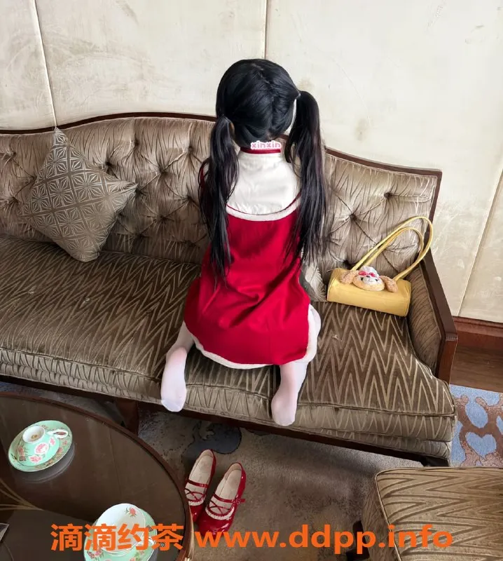 无锡楼凤资源信息,梁溪区萌白酱，身高162，价格1900元起