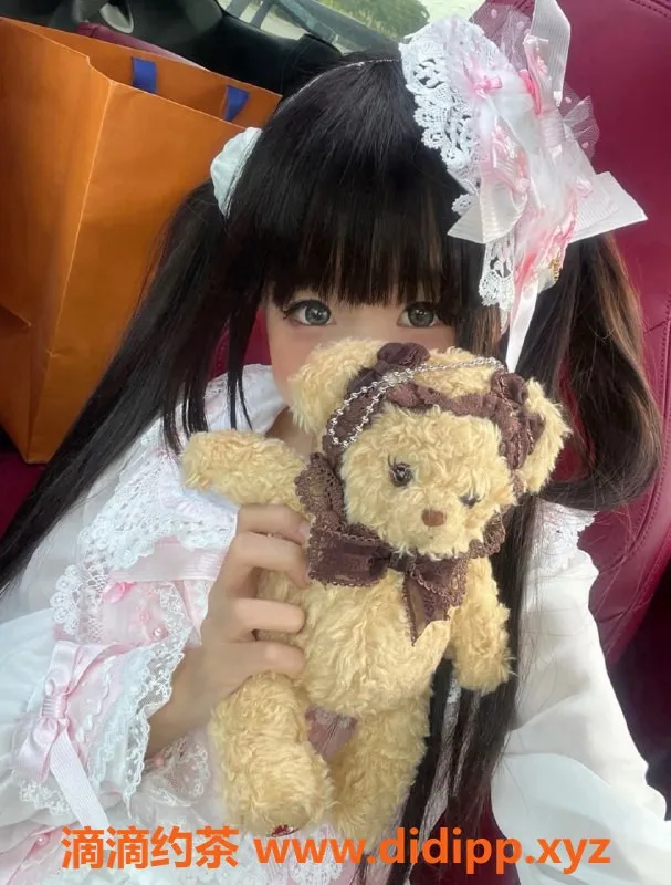 无锡楼凤-梁溪区小萝莉探花，口活一流，陪浴服务超赞