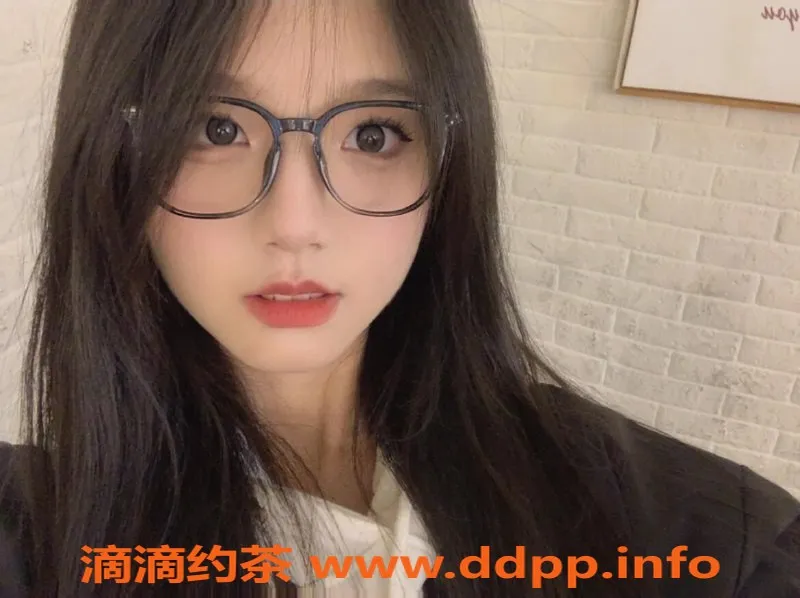 无锡楼凤-梁溪区小梦纯，156cm 41kg，高颜值丝袜制服服务