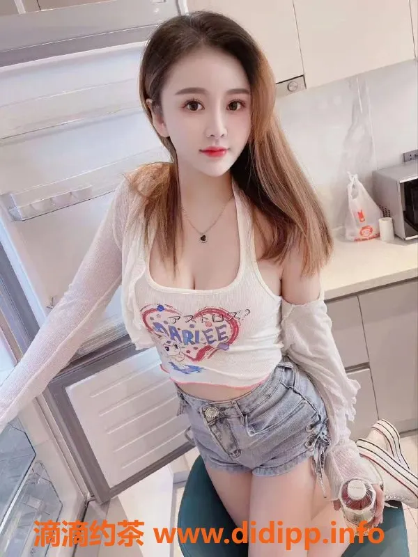 扬州楼凤资源信息,扬州邗江小九，白皮肤、身材棒，评分9.66