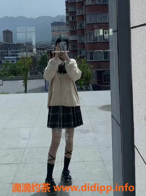 扬州楼凤-扬州邗江小甜甜，反差尺度大的小文员