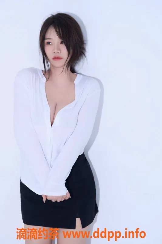 北京楼凤-海淀乐乐，38E大胸莞式服务千元档