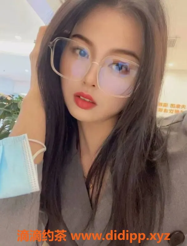 中山楼凤-中山火炬快餐服务，三位美丽相伴