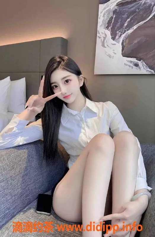 青岛楼凤-极品模特，188cm腿长，提前预定！