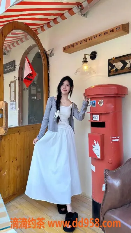 青岛楼凤-高新小福，颜值身材俱佳，角色扮演强烈推荐